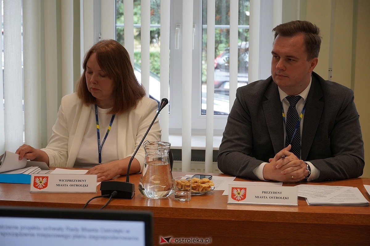 IV sesja Rady Miasta w Ostrołęce [23.05.2024] - zdjęcie #3 - eOstroleka.pl