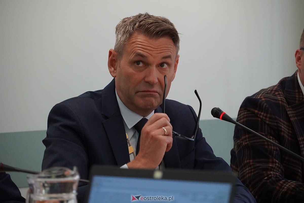 IV sesja Rady Miasta w Ostrołęce [23.05.2024] - zdjęcie #1 - eOstroleka.pl
