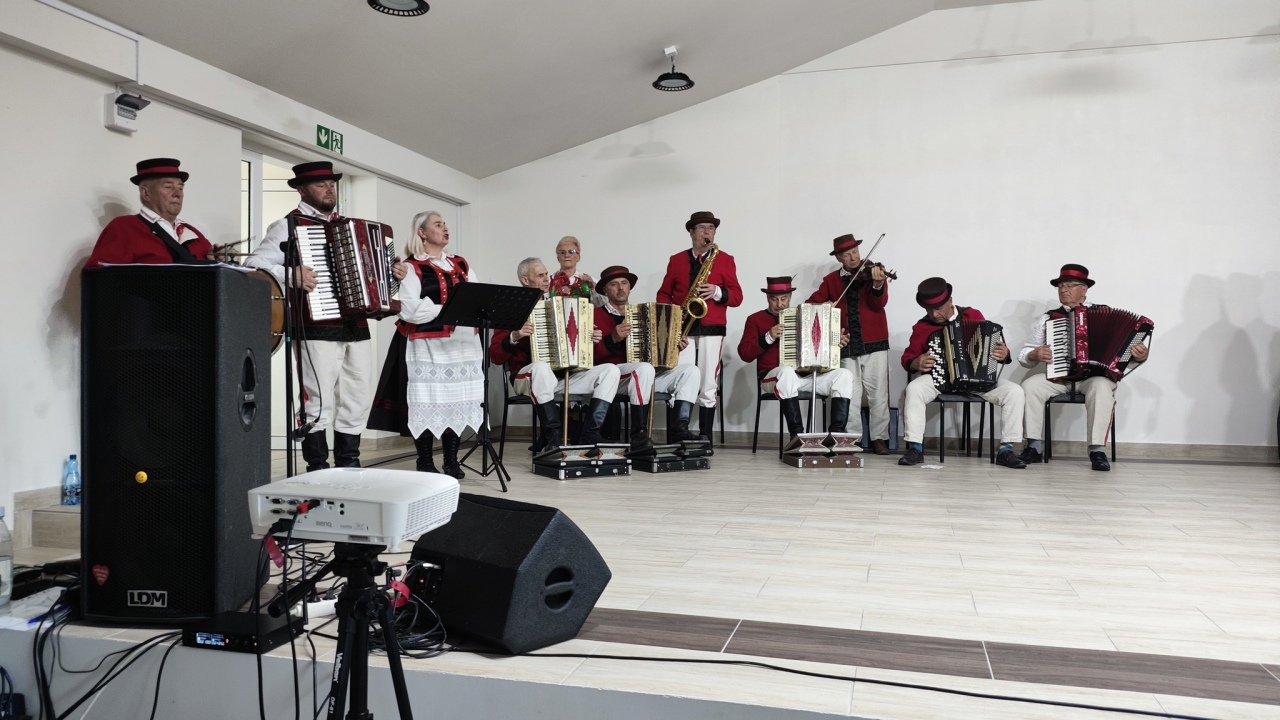 Koncert muzyki ludowej w Łysych [23.05.2024] - zdjęcie #23 - eOstroleka.pl