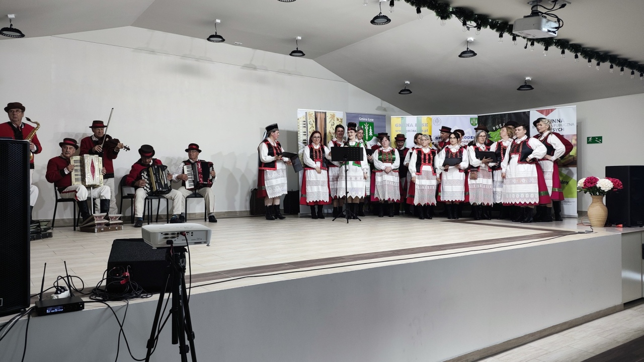 Koncert muzyki ludowej w Łysych [23.05.2024] - zdjęcie #16 - eOstroleka.pl