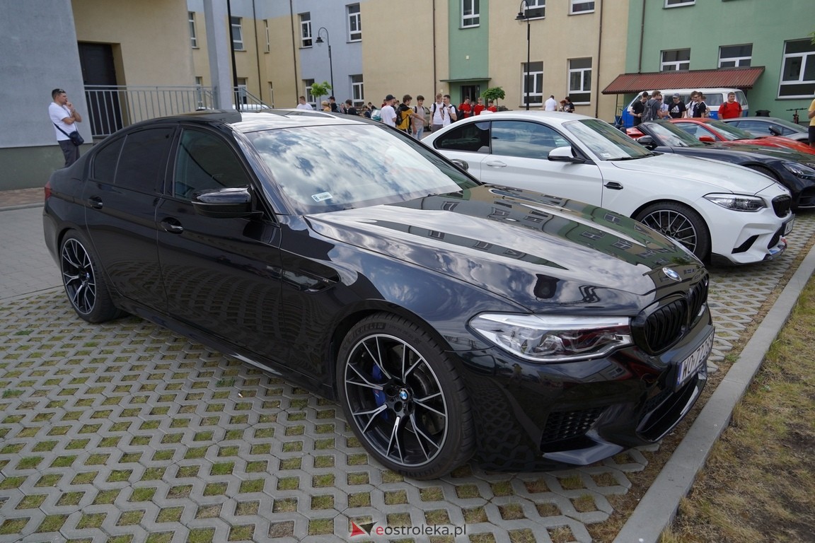 Dzień otwarty w ZSZ 1. Wystawa zabytkowej motoryzacji i pokaz aut luksusowych [24.05.2024] - zdjęcie #89 - eOstroleka.pl