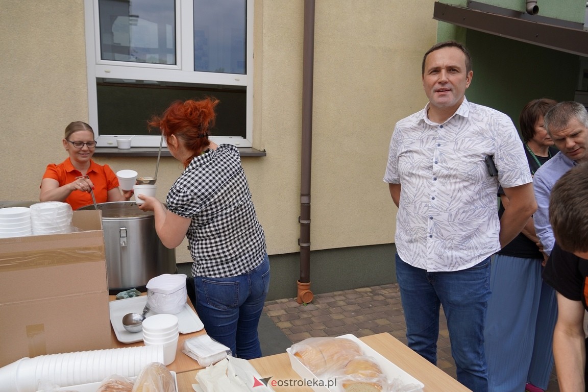 Dzień otwarty w ZSZ 1. Wystawa zabytkowej motoryzacji i pokaz aut luksusowych [24.05.2024] - zdjęcie #22 - eOstroleka.pl