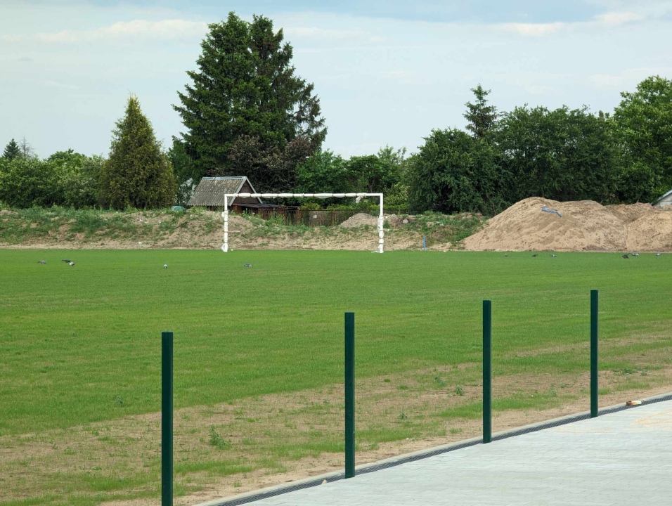 Boisko przy Witosa w Ostrołęce [23.05.2024] - zdjęcie #12 - eOstroleka.pl