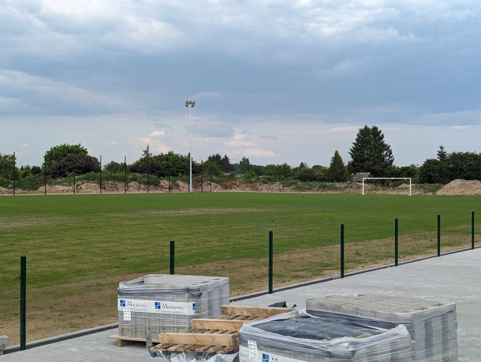 Boisko przy Witosa w Ostrołęce [23.05.2024] - zdjęcie #10 - eOstroleka.pl