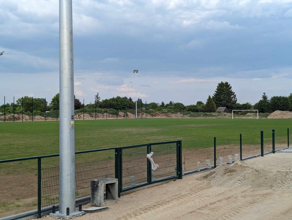 Boisko przy Witosa w Ostrołęce [23.05.2024] - zdjęcie #3 - eOstroleka.pl