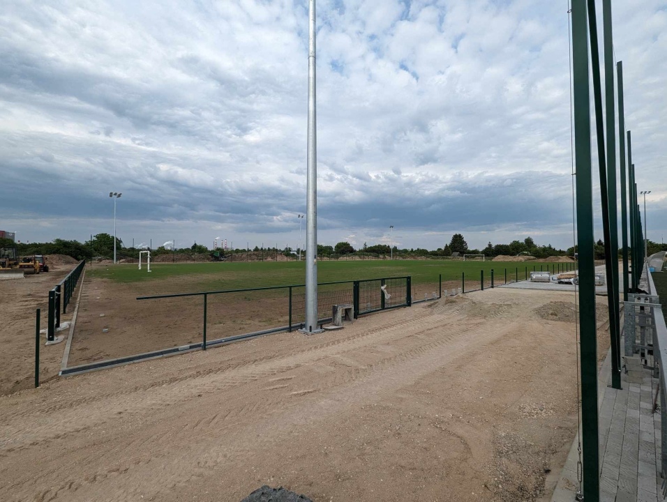 Boisko przy Witosa w Ostrołęce [23.05.2024] - zdjęcie #6 - eOstroleka.pl