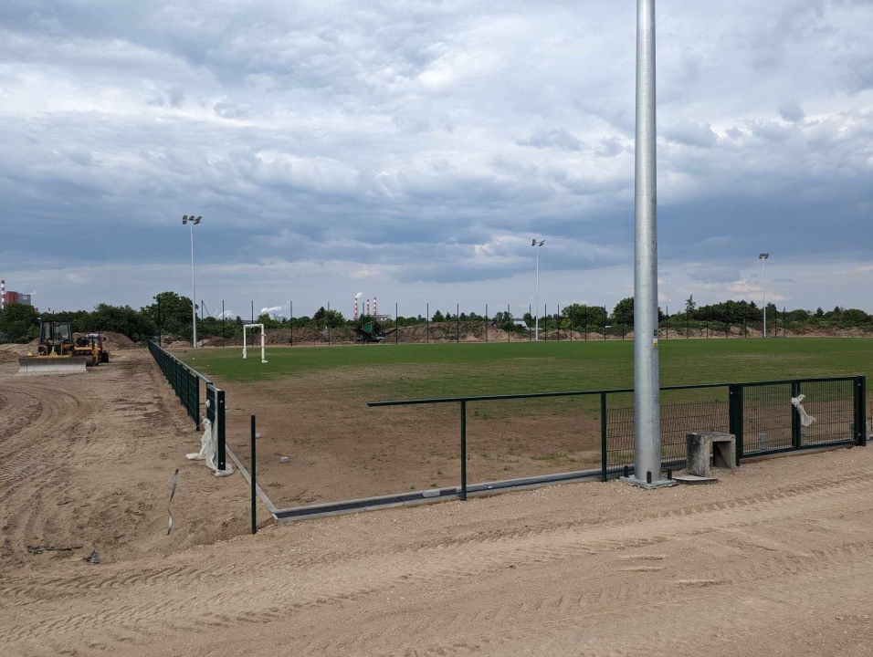 Boisko przy Witosa w Ostrołęce [23.05.2024] - zdjęcie #1 - eOstroleka.pl