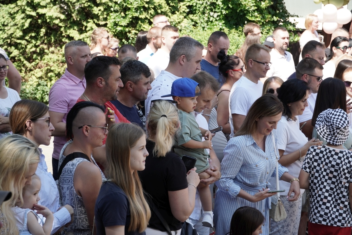 Przedszkole Miejskie nr 10: Wyjątkowe Święto Rodziny z udziałem małych artystów! [24.05.2024] - zdjęcie #59 - eOstroleka.pl