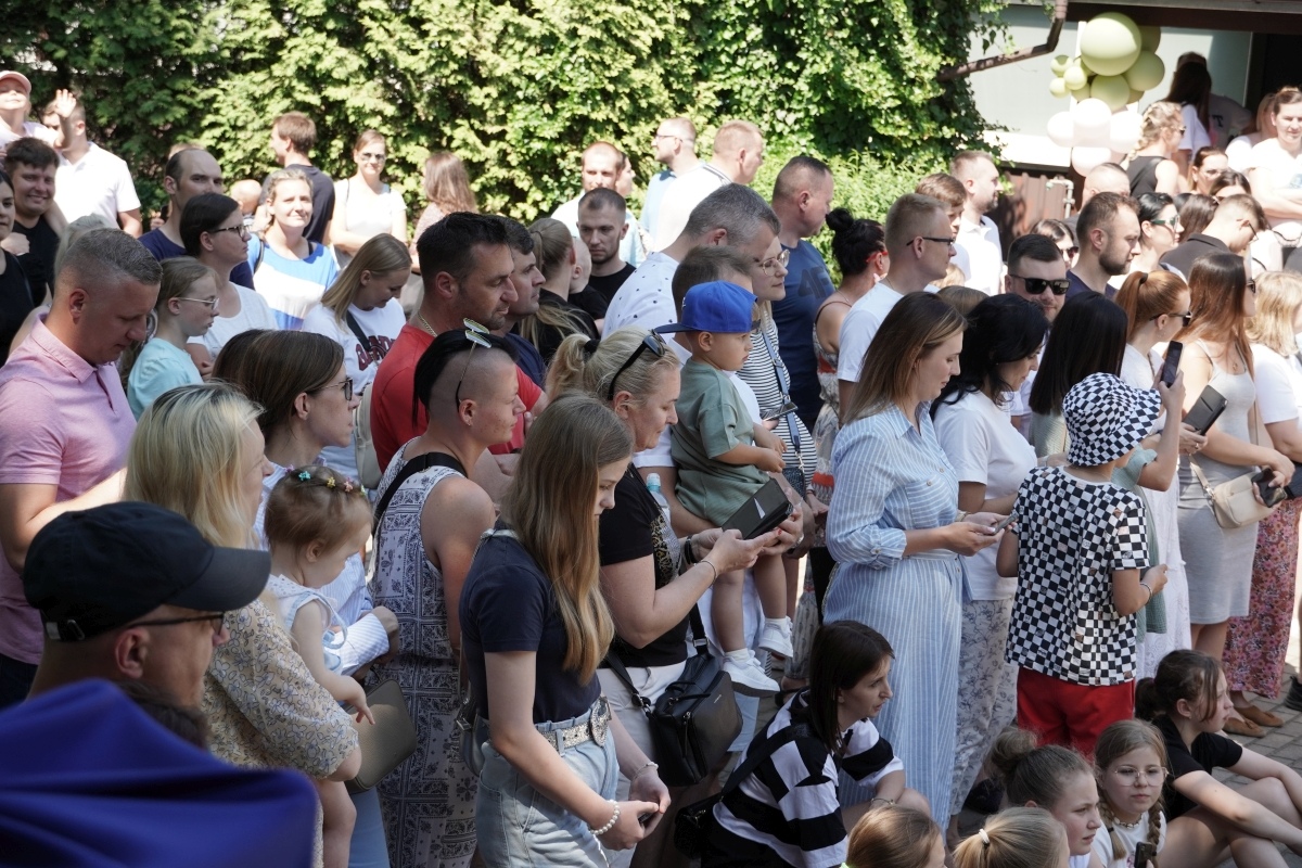 Przedszkole Miejskie nr 10: Wyjątkowe Święto Rodziny z udziałem małych artystów! [24.05.2024] - zdjęcie #56 - eOstroleka.pl