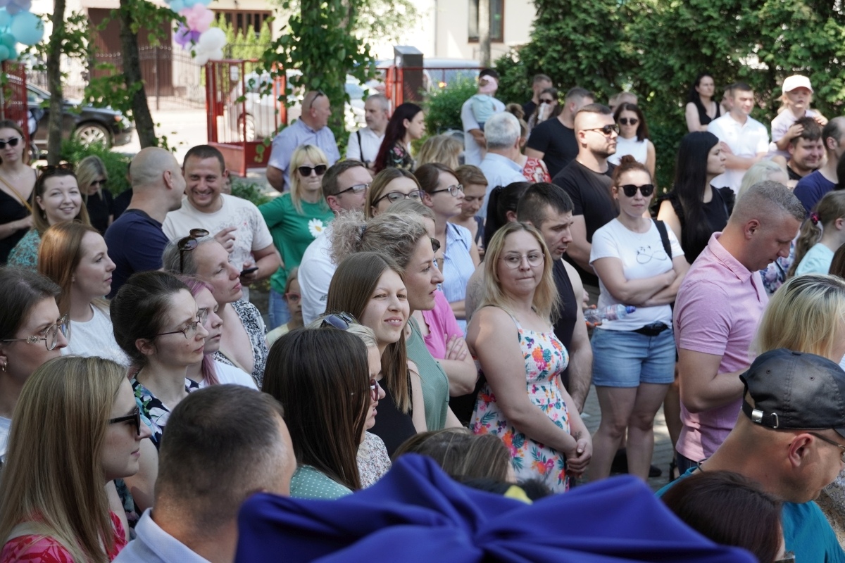 Przedszkole Miejskie nr 10: Wyjątkowe Święto Rodziny z udziałem małych artystów! [24.05.2024] - zdjęcie #55 - eOstroleka.pl