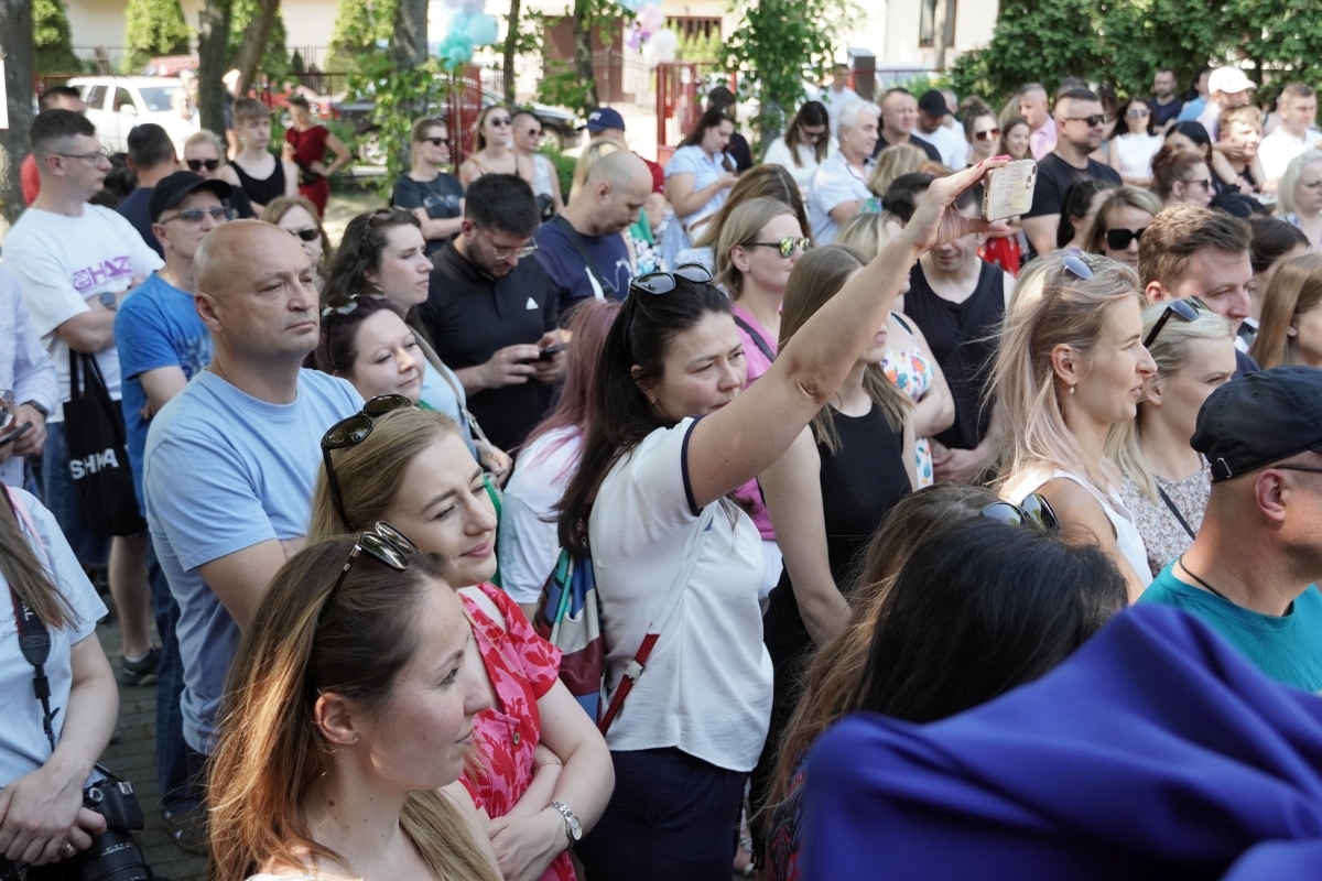 Przedszkole Miejskie nr 10: Wyjątkowe Święto Rodziny z udziałem małych artystów! [24.05.2024] - zdjęcie #26 - eOstroleka.pl
