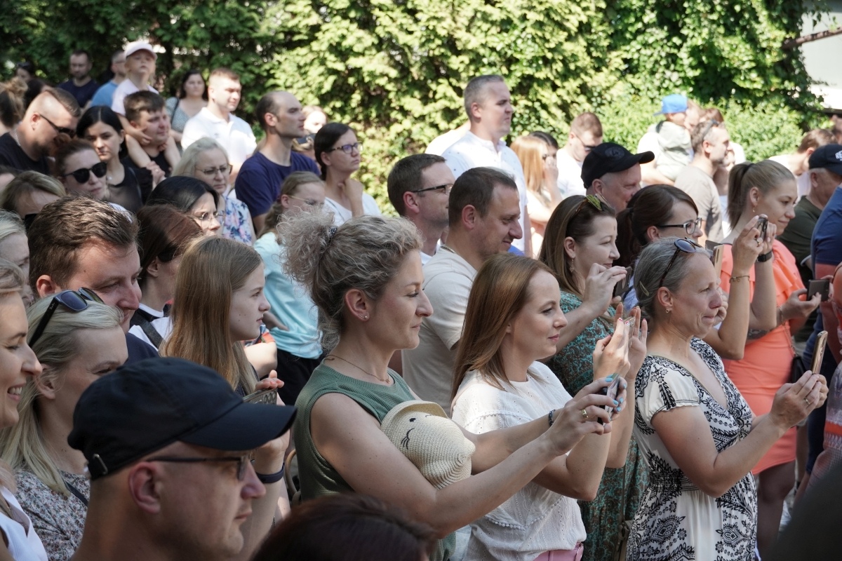 Przedszkole Miejskie nr 10: Wyjątkowe Święto Rodziny z udziałem małych artystów! [24.05.2024] - zdjęcie #24 - eOstroleka.pl