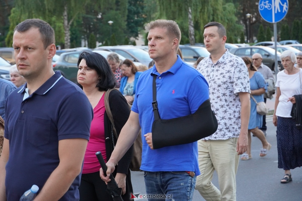 Misie Święte w parafii pw. Zbawiciela Świata w Ostrołęce - procesja ulicami miasta [24.05.2024] - zdjęcie #5 - eOstroleka.pl