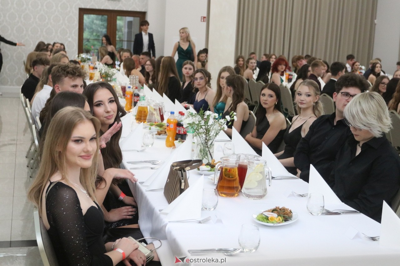 Półmetek w I LO w Ostrołęce [24.05.2024] - zdjęcie #107 - eOstroleka.pl