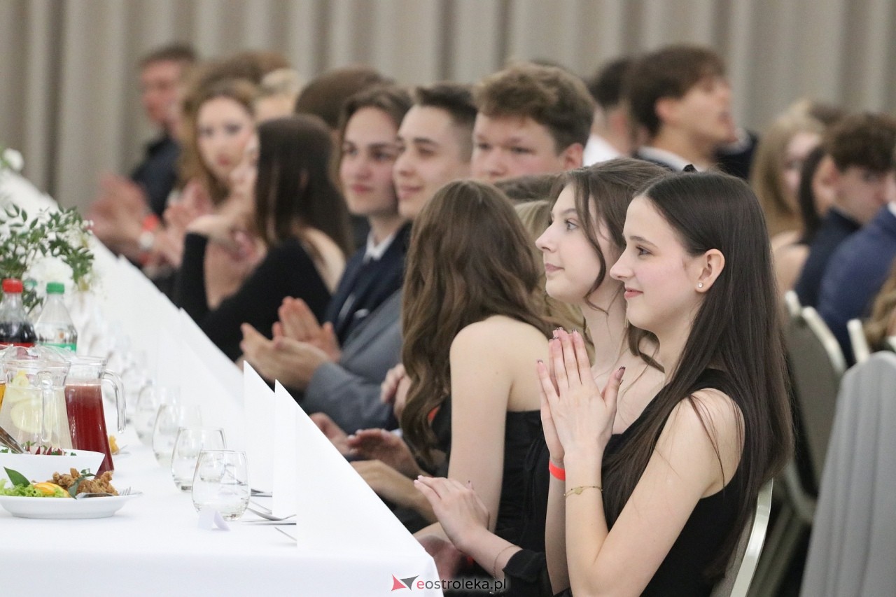 Półmetek w I LO w Ostrołęce [24.05.2024] - zdjęcie #98 - eOstroleka.pl