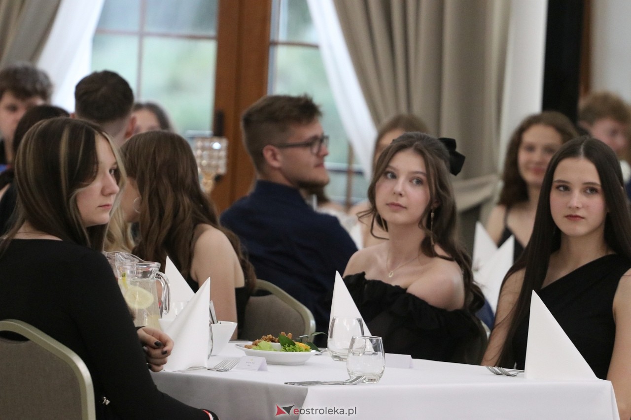 Półmetek w I LO w Ostrołęce [24.05.2024] - zdjęcie #89 - eOstroleka.pl