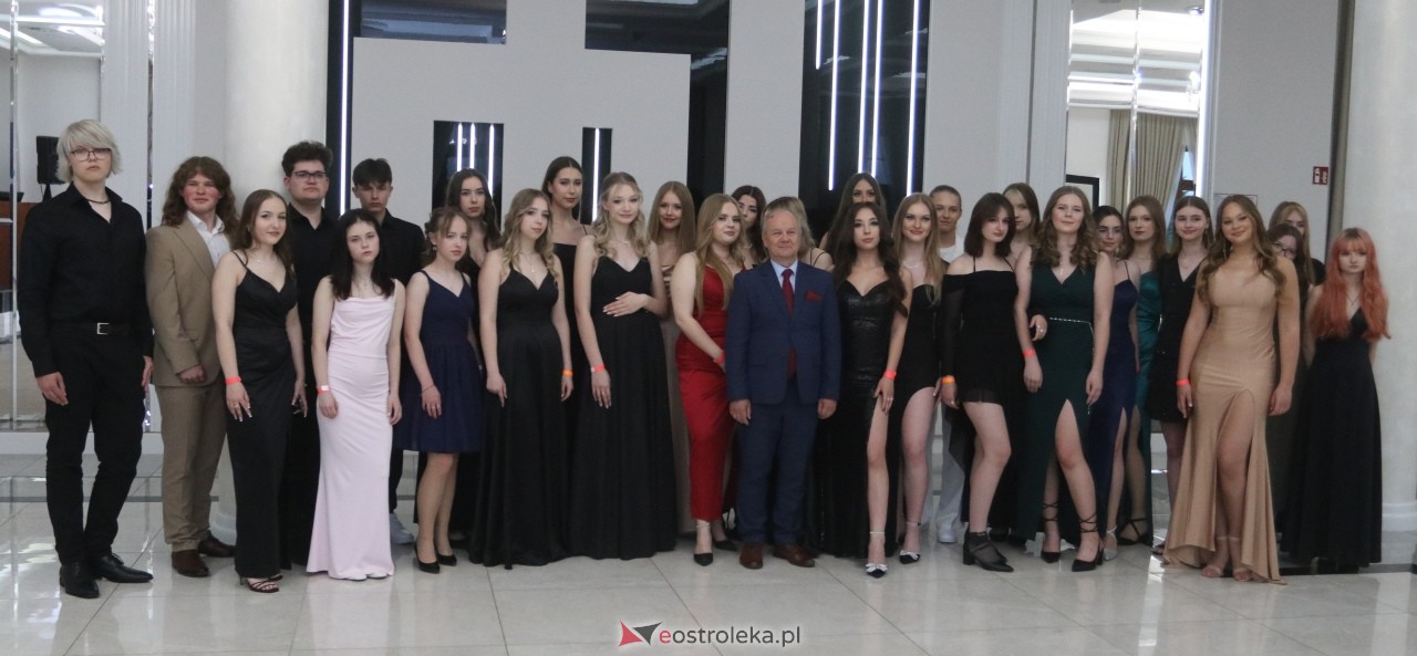 Półmetek w I LO w Ostrołęce [24.05.2024] - zdjęcie #45 - eOstroleka.pl