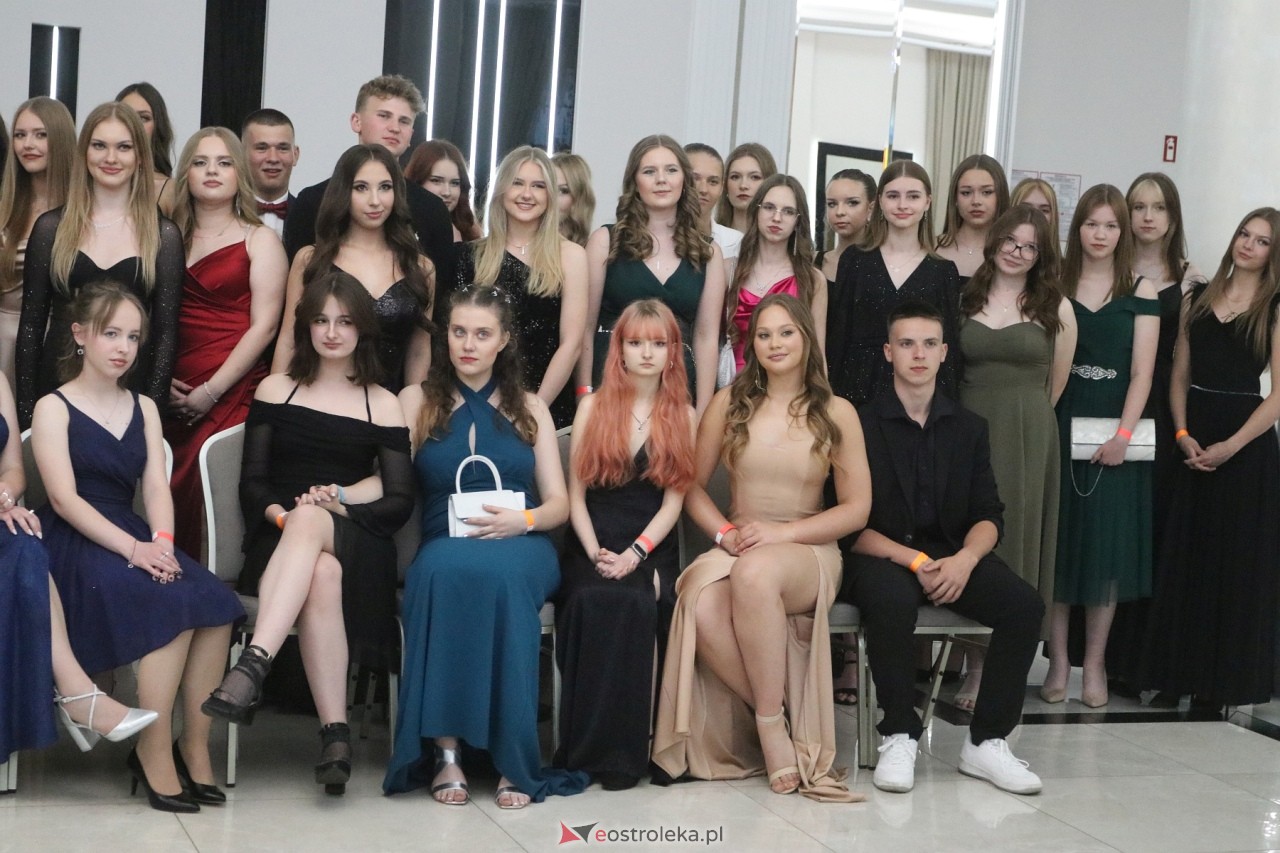 Półmetek w I LO w Ostrołęce [24.05.2024] - zdjęcie #74 - eOstroleka.pl