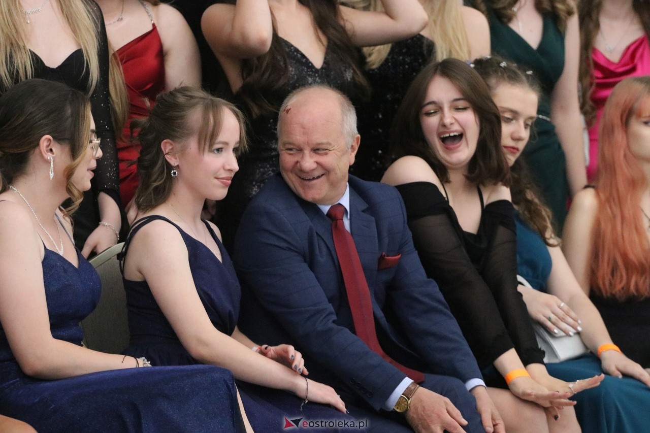 Półmetek w I LO w Ostrołęce [24.05.2024] - zdjęcie #73 - eOstroleka.pl