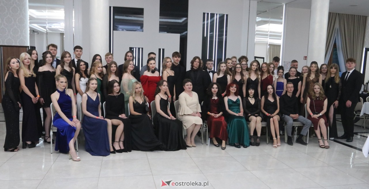 Półmetek w I LO w Ostrołęce [24.05.2024] - zdjęcie #43 - eOstroleka.pl