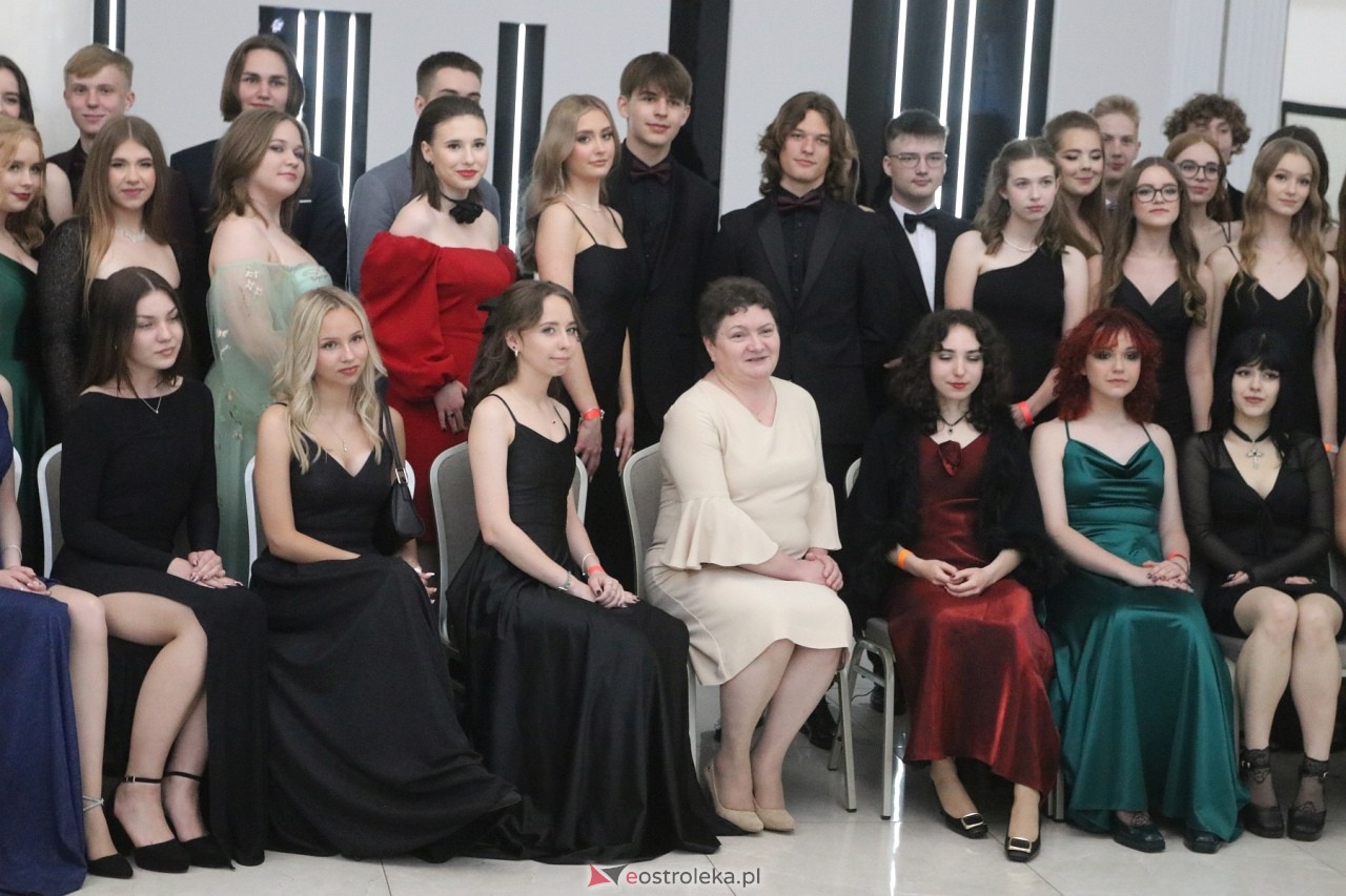 Półmetek w I LO w Ostrołęce [24.05.2024] - zdjęcie #60 - eOstroleka.pl