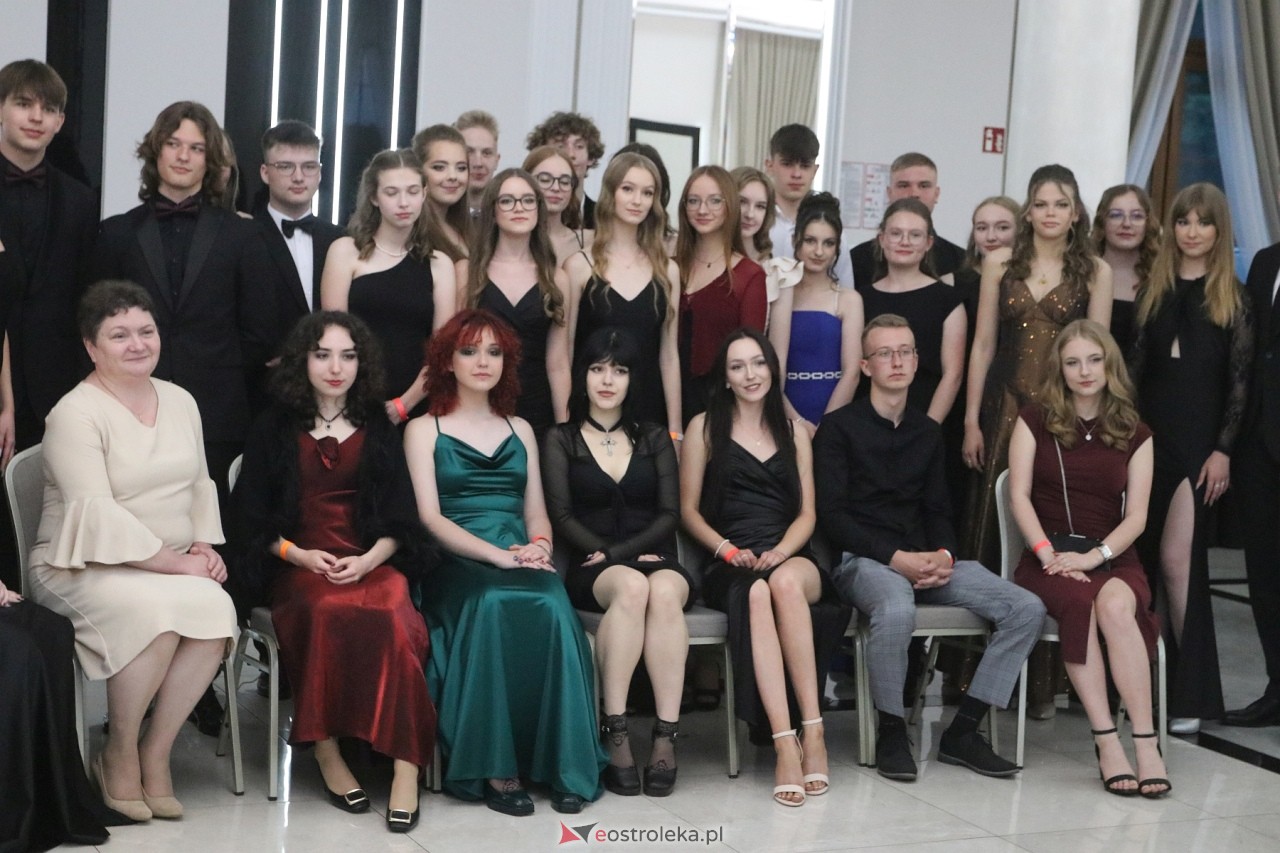 Półmetek w I LO w Ostrołęce [24.05.2024] - zdjęcie #59 - eOstroleka.pl