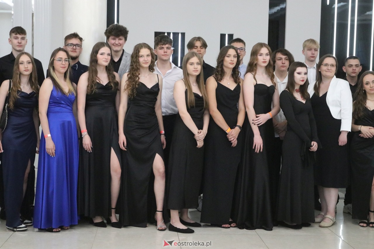 Półmetek w I LO w Ostrołęce [24.05.2024] - zdjęcie #57 - eOstroleka.pl