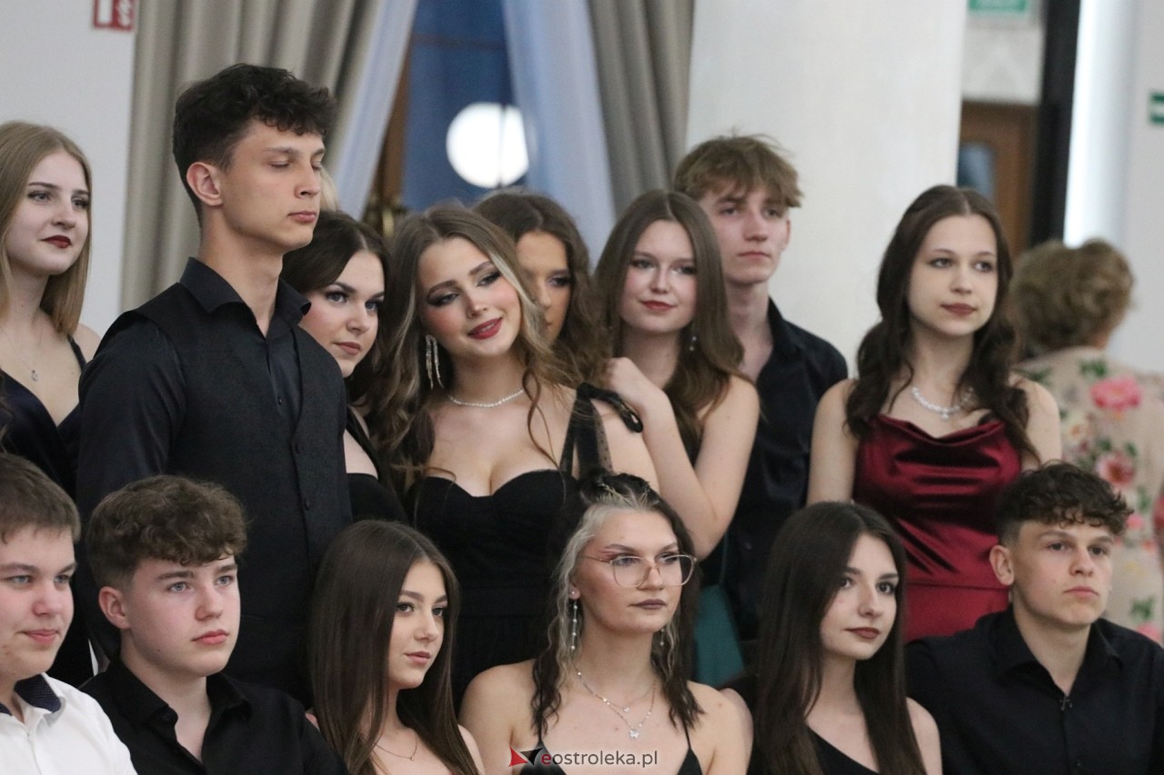 Półmetek w I LO w Ostrołęce [24.05.2024] - zdjęcie #41 - eOstroleka.pl
