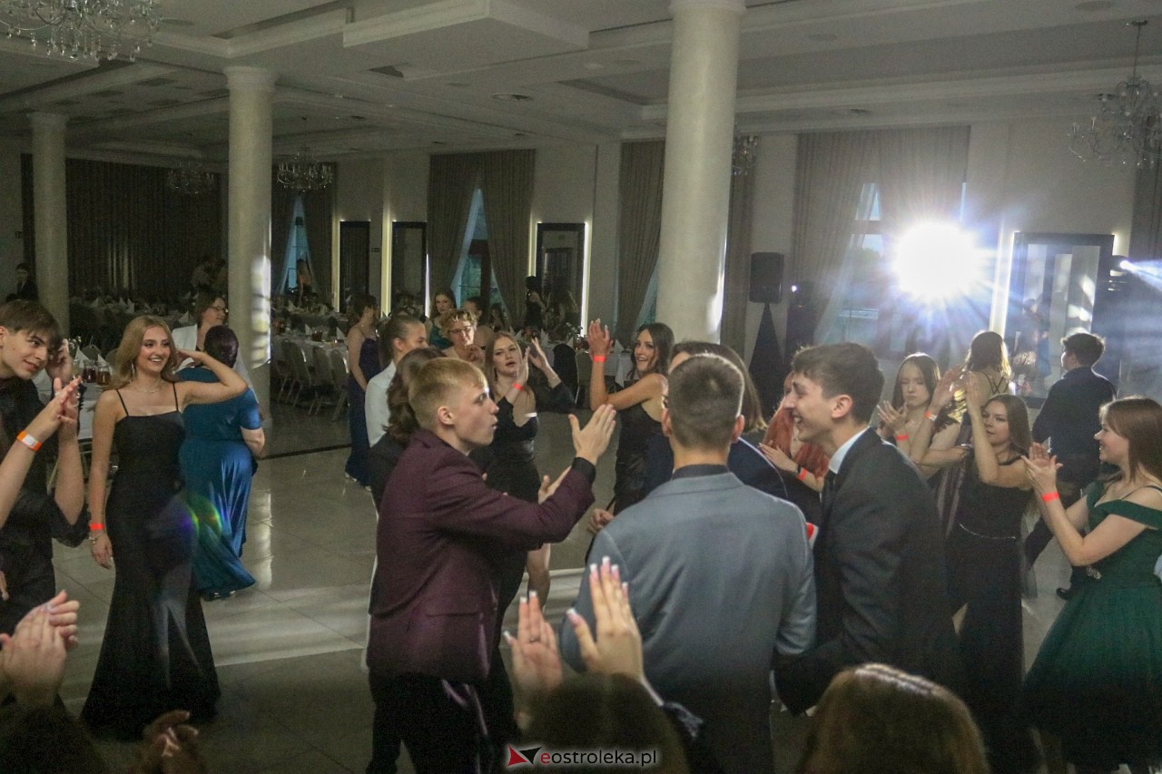 Półmetek w I LO w Ostrołęce [24.05.2024] - zdjęcie #36 - eOstroleka.pl