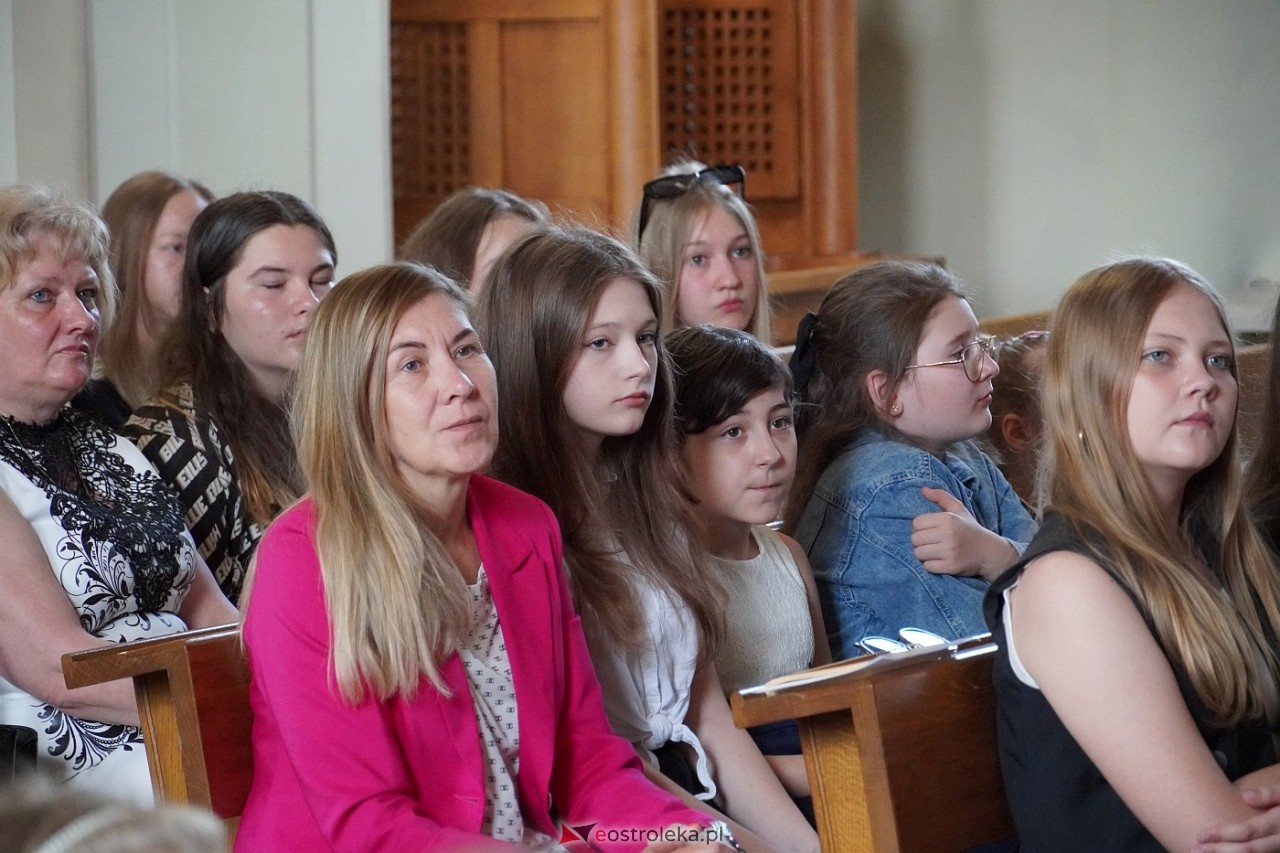 XXV Konkurs Recytatorski Poezji Ks. Jana Twardowskiego [25.05.2024]  - zdjęcie #53 - eOstroleka.pl