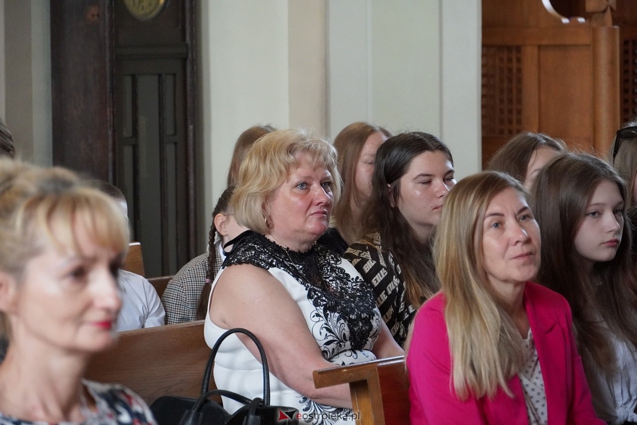 XXV Konkurs Recytatorski Poezji Ks. Jana Twardowskiego [25.05.2024]  - zdjęcie #52 - eOstroleka.pl