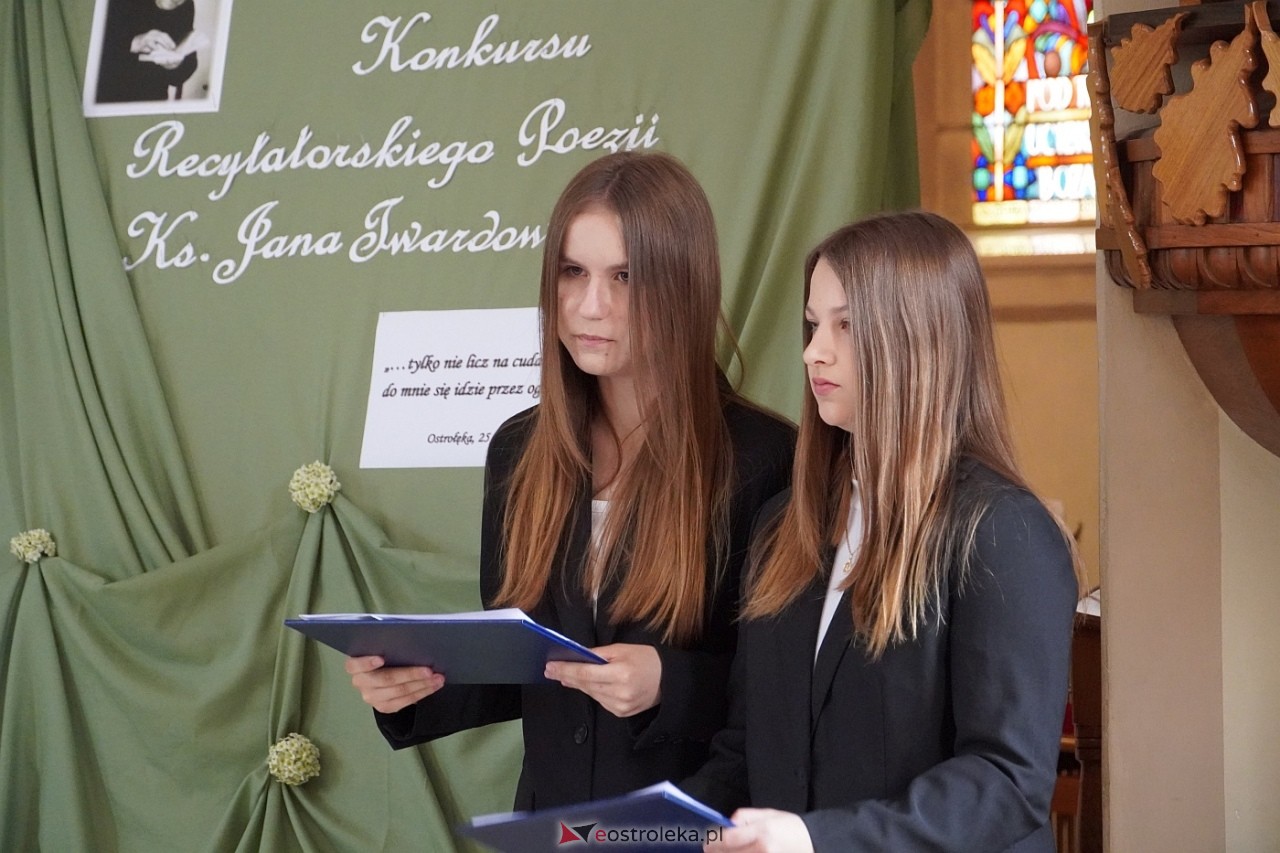 XXV Konkurs Recytatorski Poezji Ks. Jana Twardowskiego [25.05.2024]  - zdjęcie #38 - eOstroleka.pl