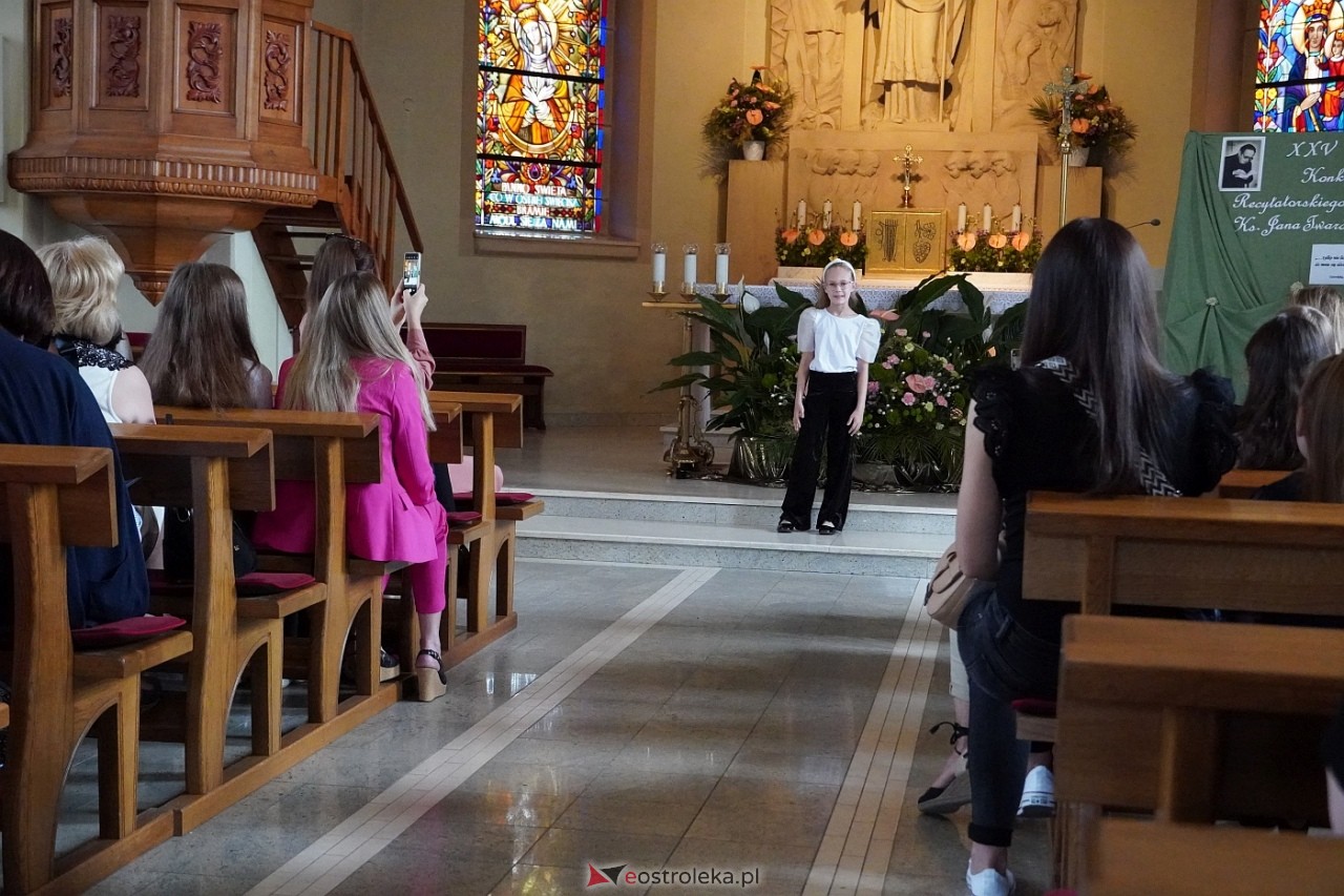 XXV Konkurs Recytatorski Poezji Ks. Jana Twardowskiego [25.05.2024]  - zdjęcie #22 - eOstroleka.pl