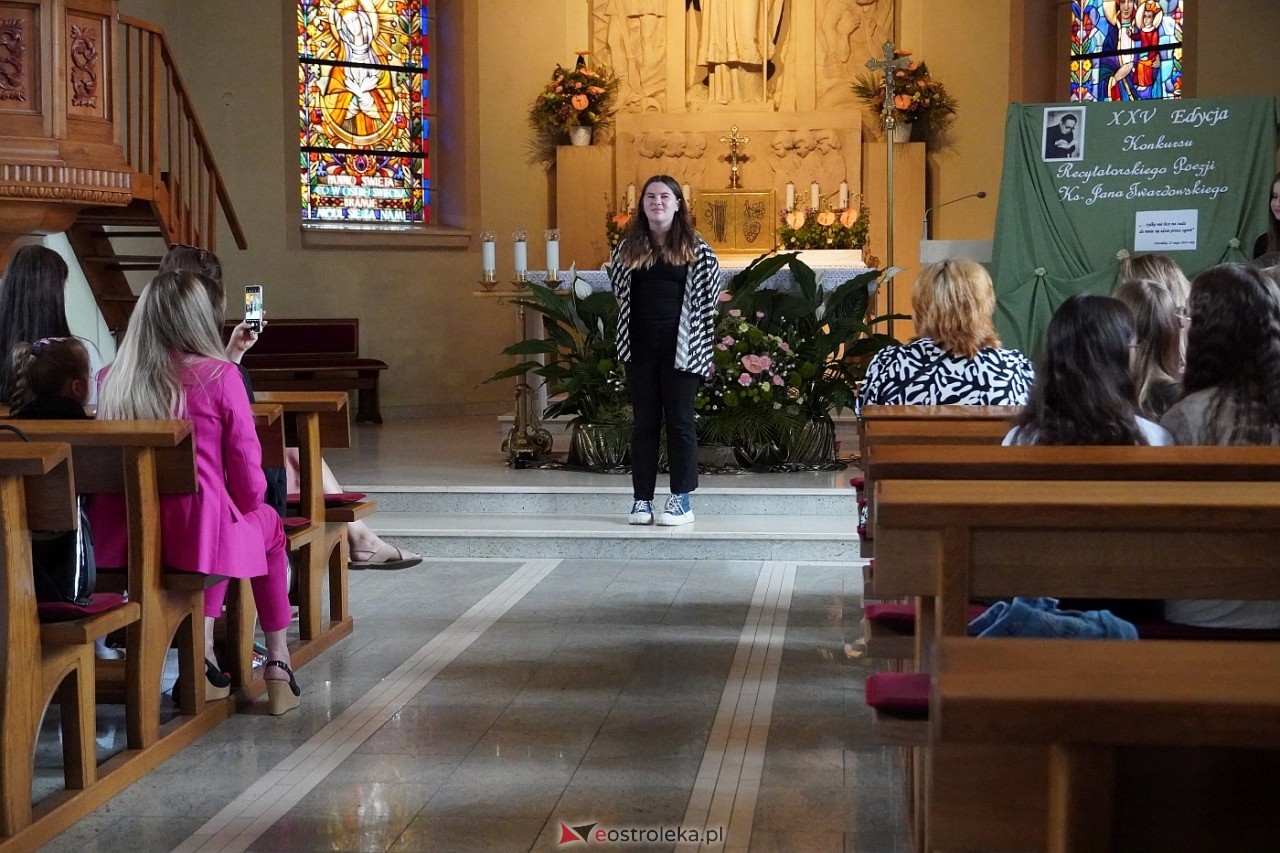 XXV Konkurs Recytatorski Poezji Ks. Jana Twardowskiego [25.05.2024]  - zdjęcie #2 - eOstroleka.pl
