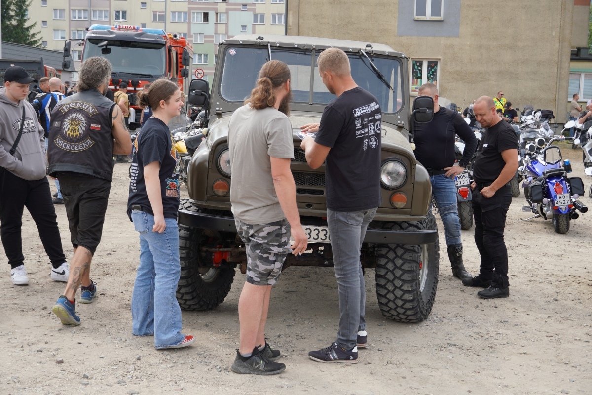 Motoserce 2024 - parada motocykli ulicami Ostrołęki [25.05.2024] - zdjęcie #270 - eOstroleka.pl