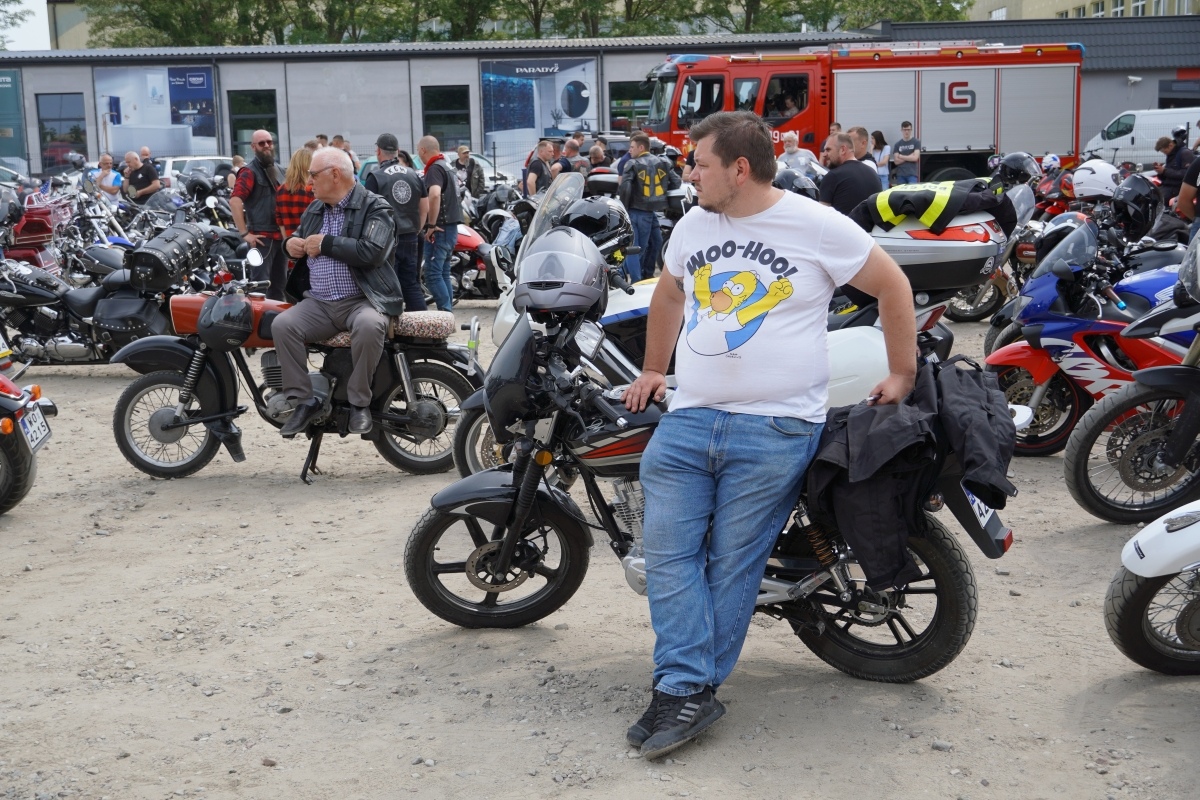 Motoserce 2024 - parada motocykli ulicami Ostrołęki [25.05.2024] - zdjęcie #242 - eOstroleka.pl