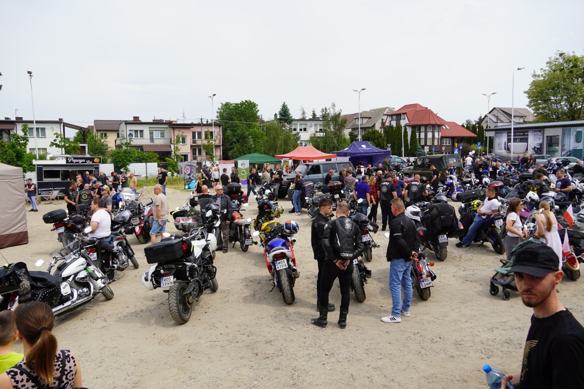 Motoserce 2024 - parada motocykli ulicami Ostrołęki [25.05.2024] - zdjęcie #227 - eOstroleka.pl
