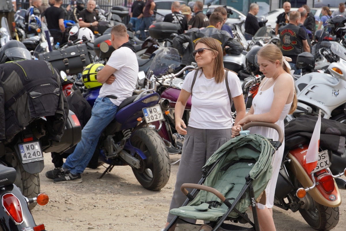 Motoserce 2024 - parada motocykli ulicami Ostrołęki [25.05.2024] - zdjęcie #224 - eOstroleka.pl