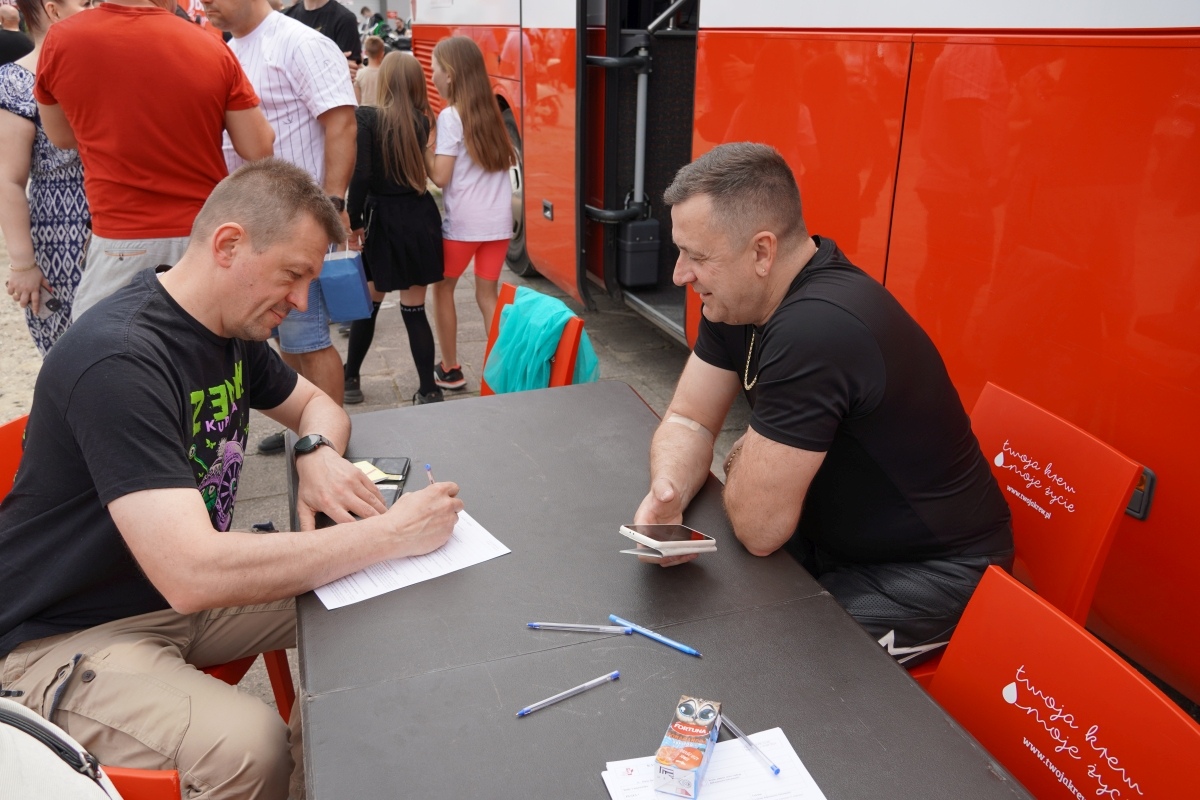Motoserce 2024 - parada motocykli ulicami Ostrołęki [25.05.2024] - zdjęcie #164 - eOstroleka.pl