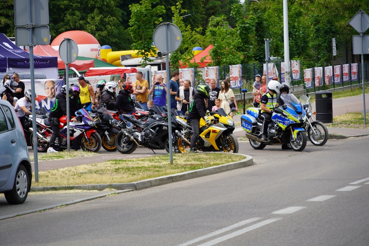 Motoserce 2024 - parada motocykli ulicami Ostrołęki [25.05.2024] - zdjęcie #196 - eOstroleka.pl