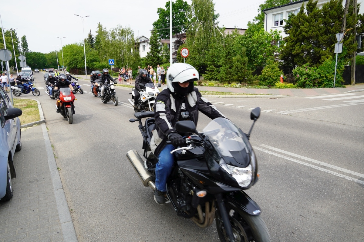 Motoserce 2024 - parada motocykli ulicami Ostrołęki [25.05.2024] - zdjęcie #134 - eOstroleka.pl
