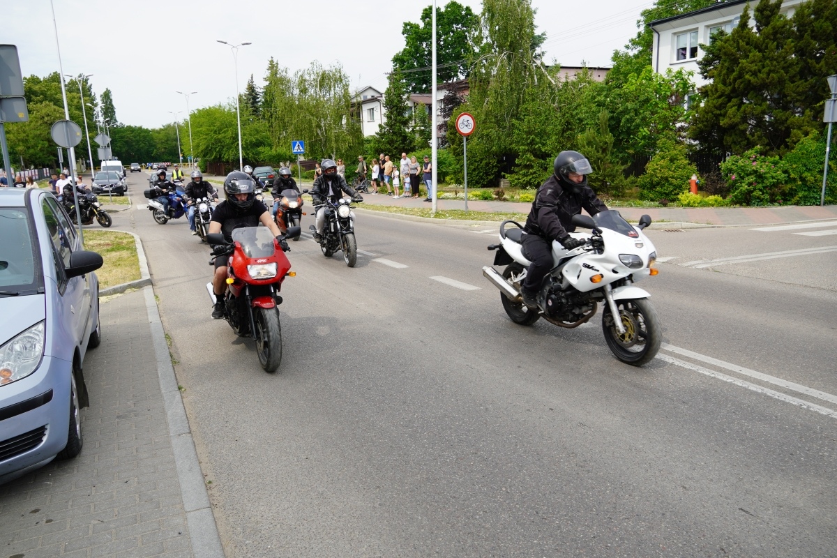 Motoserce 2024 - parada motocykli ulicami Ostrołęki [25.05.2024] - zdjęcie #133 - eOstroleka.pl