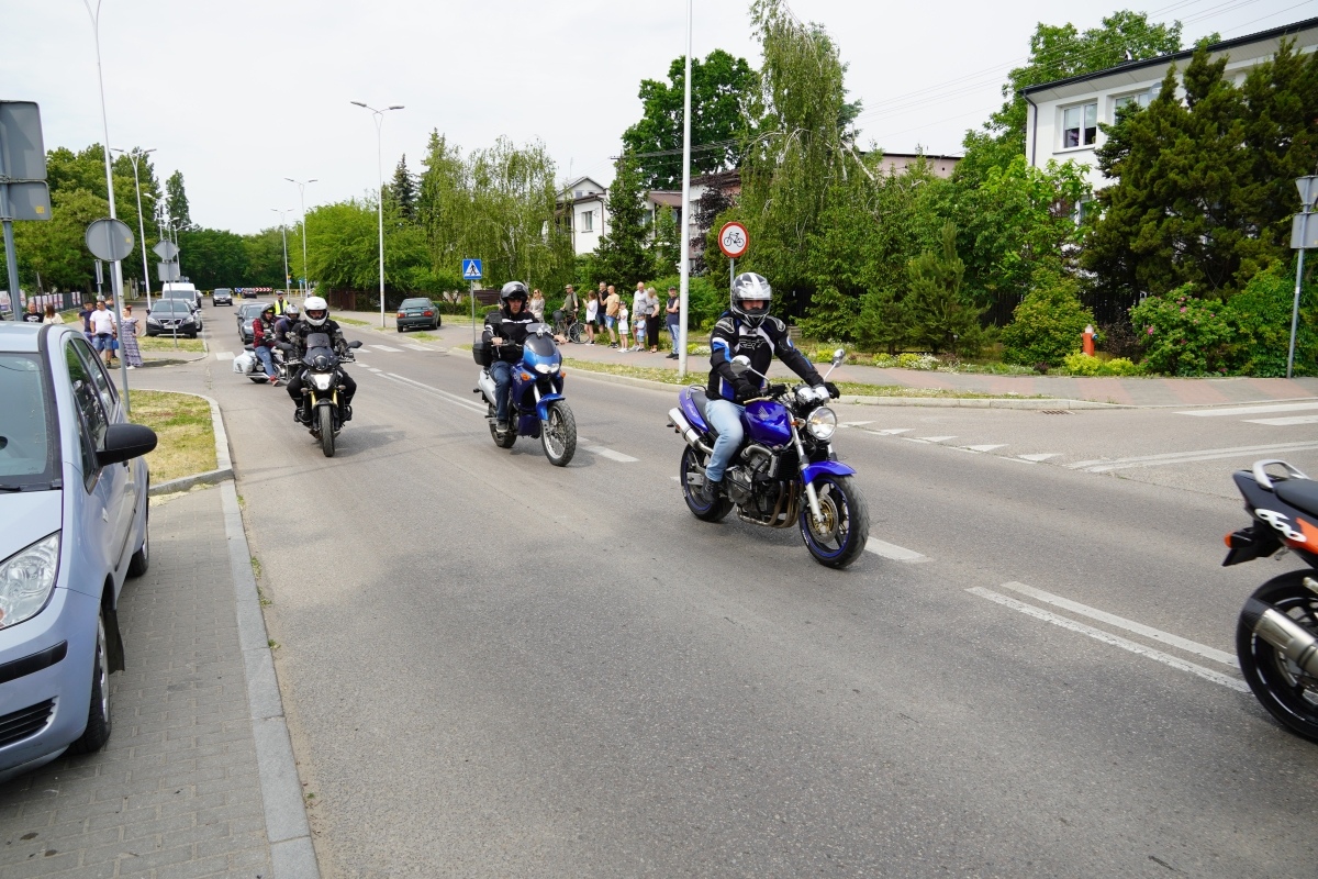 Motoserce 2024 - parada motocykli ulicami Ostrołęki [25.05.2024] - zdjęcie #187 - eOstroleka.pl