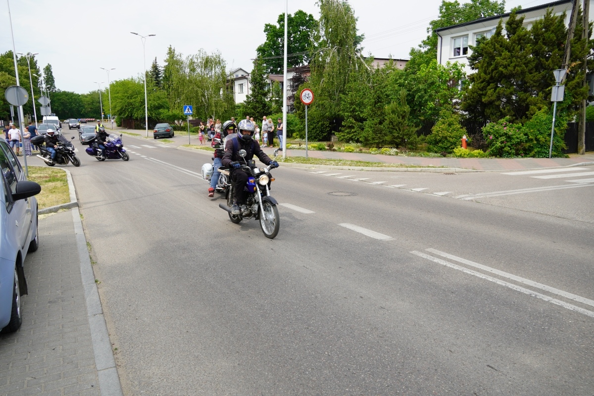 Motoserce 2024 - parada motocykli ulicami Ostrołęki [25.05.2024] - zdjęcie #129 - eOstroleka.pl