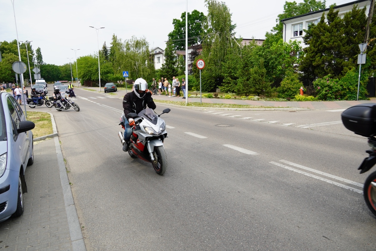 Motoserce 2024 - parada motocykli ulicami Ostrołęki [25.05.2024] - zdjęcie #125 - eOstroleka.pl