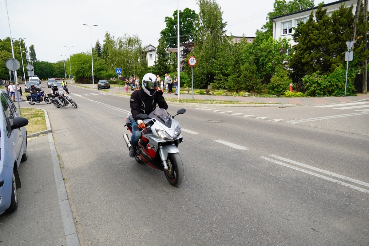 Motoserce 2024 - parada motocykli ulicami Ostrołęki [25.05.2024] - zdjęcie #124 - eOstroleka.pl