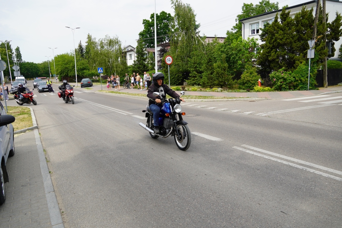 Motoserce 2024 - parada motocykli ulicami Ostrołęki [25.05.2024] - zdjęcie #122 - eOstroleka.pl