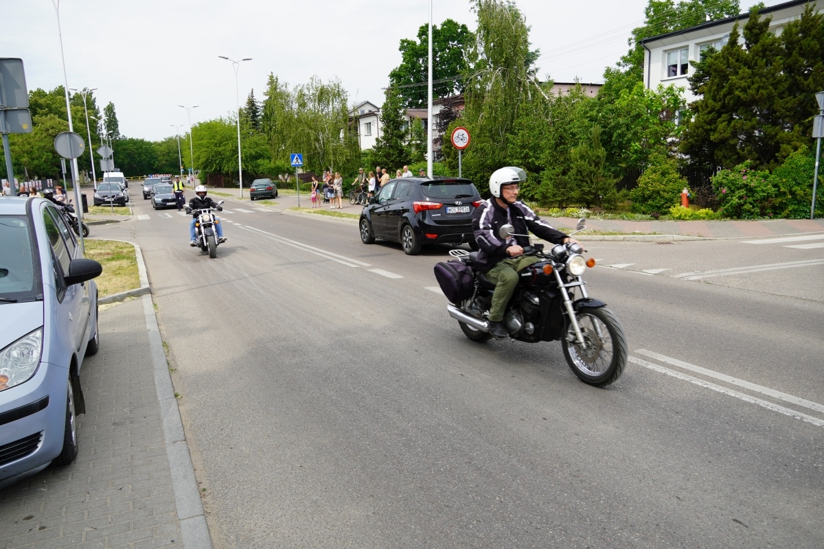 Motoserce 2024 - parada motocykli ulicami Ostrołęki [25.05.2024] - zdjęcie #112 - eOstroleka.pl