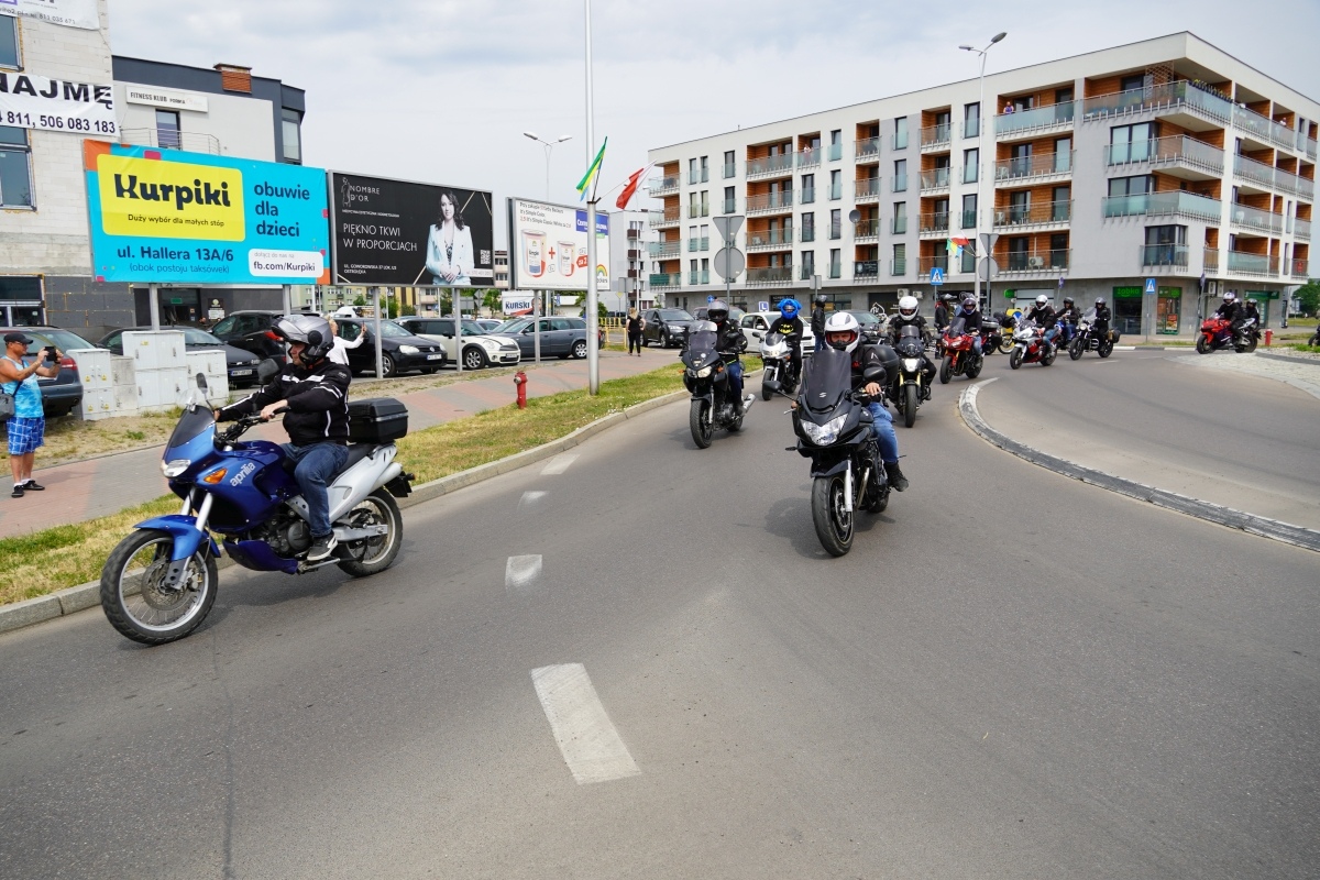 Motoserce 2024 - parada motocykli ulicami Ostrołęki [25.05.2024] - zdjęcie #94 - eOstroleka.pl