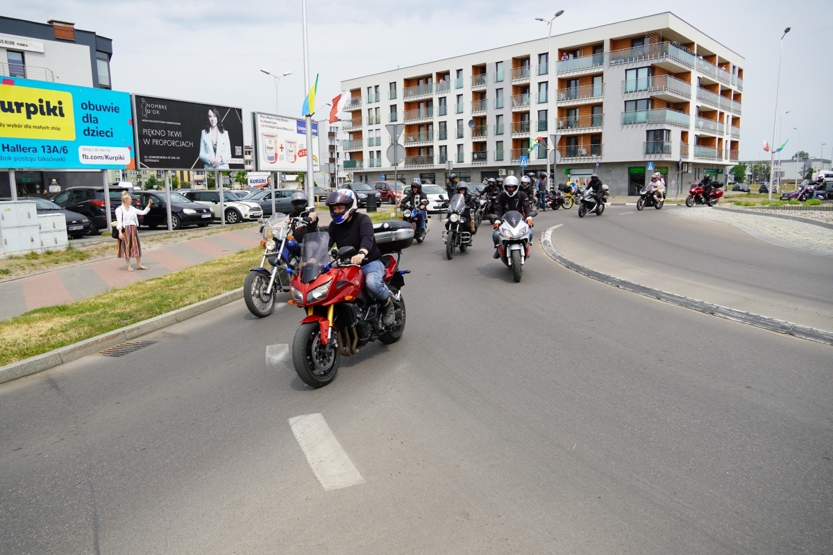 Motoserce 2024 - parada motocykli ulicami Ostrołęki [25.05.2024] - zdjęcie #92 - eOstroleka.pl